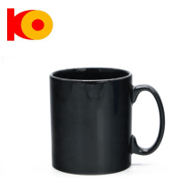 Taza de forma recta grande taza de cerámica de gres glaseado mate negro